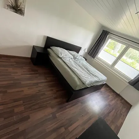 Apartment 200qm Mit 3 Schlafzimmern *