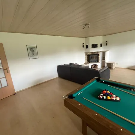 Apartment 200qm Mit 3 Schlafzimmern *